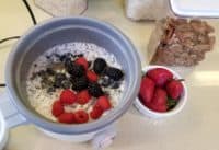 oatmeal-rice-cooker-berries